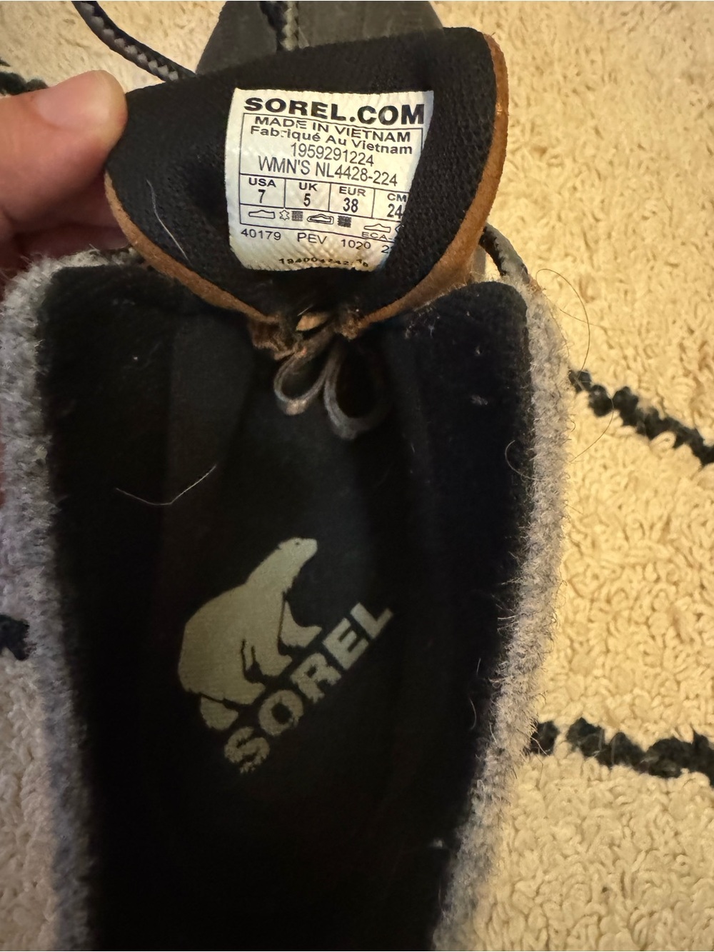 Sorel Out ‘n About women’s Tan Suede and Gray Winter Lace-Up Boots - Picture 5 of 5